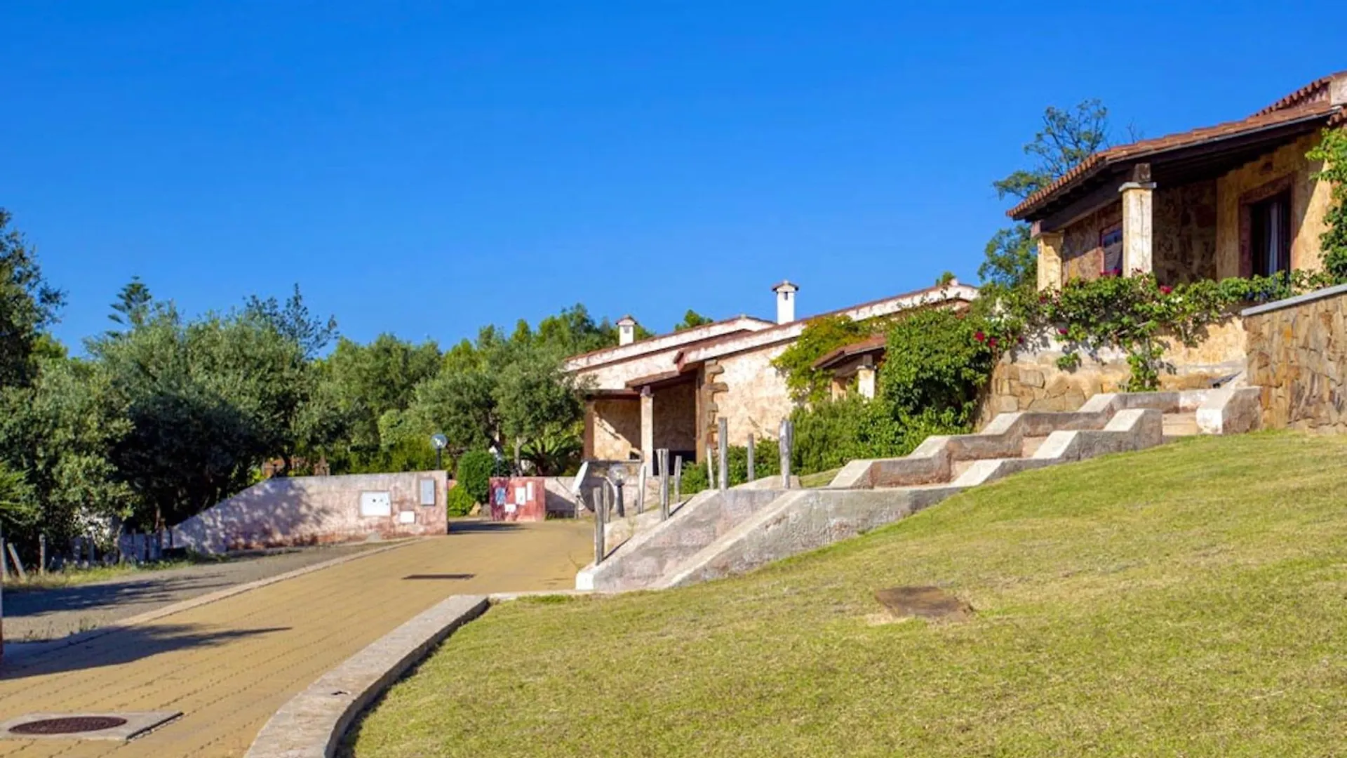 Isa-Villas In Porto Corallo Just 400 Meters From The Sea Villaputzu 0*,